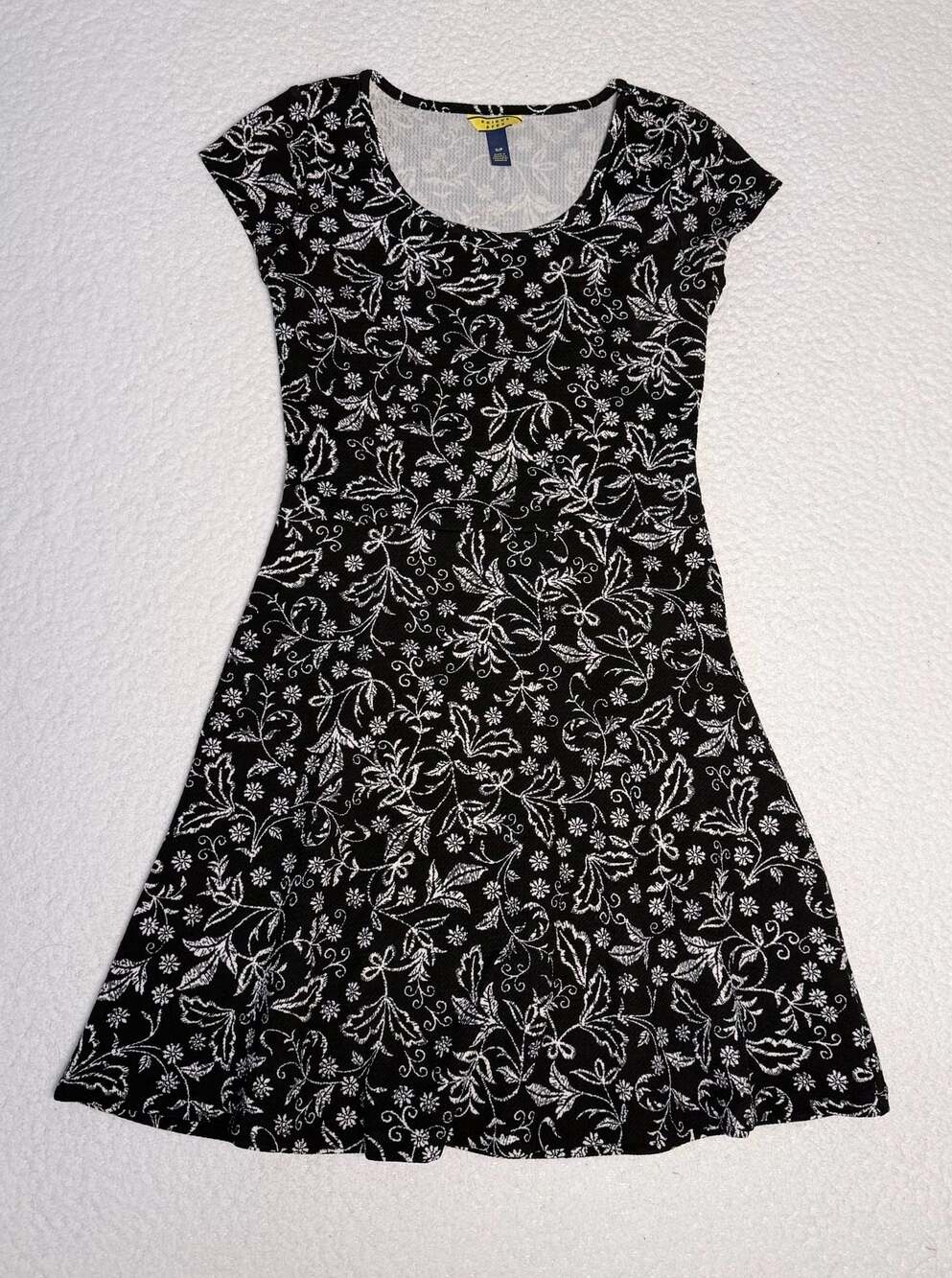 Prince & Fox Black and White Floral Skater Dress Size S/P